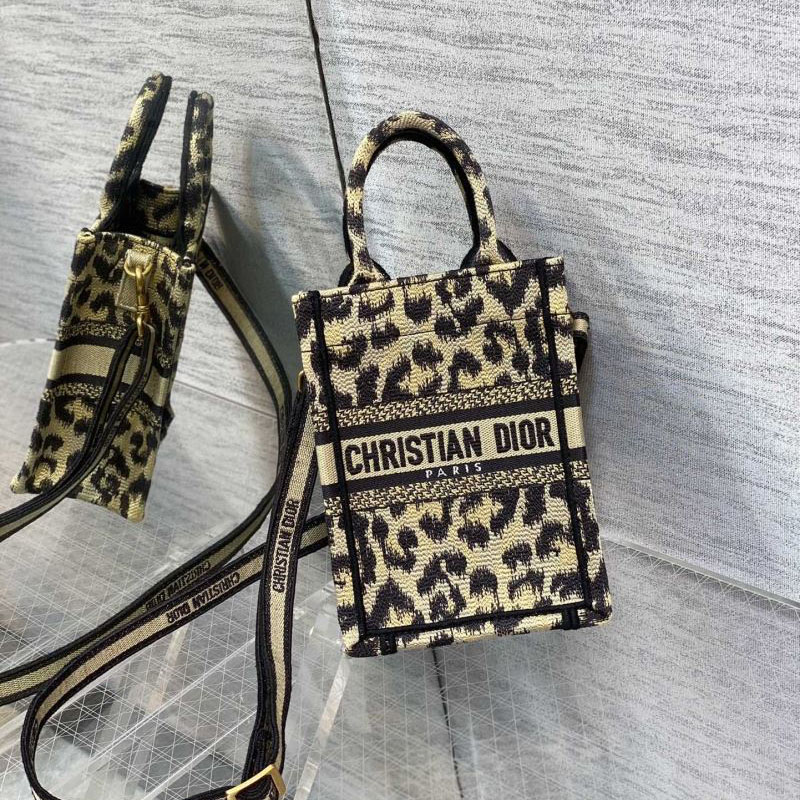 chr1st1an D10r shopping bags